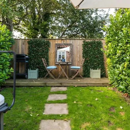 Blaksmiths With Hot Tub * Normanby